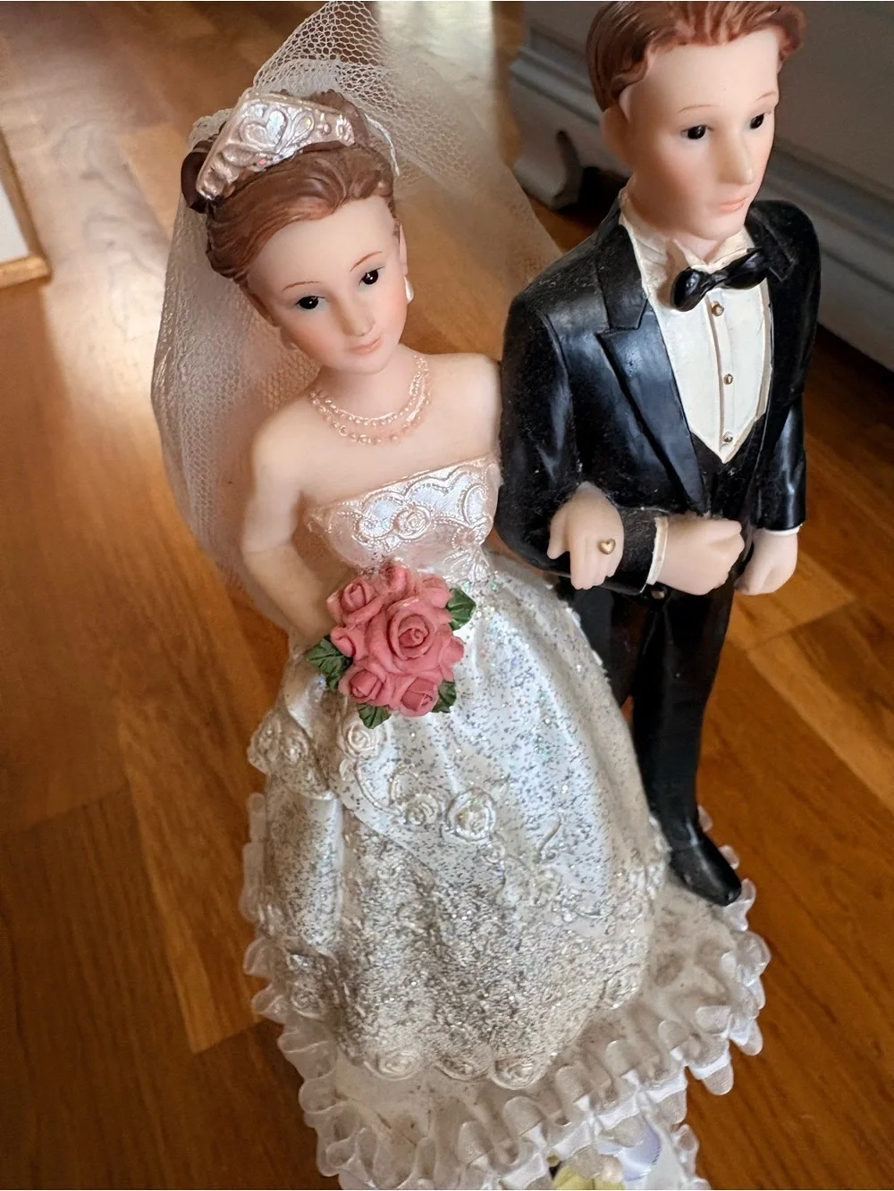 Elegant Ivory Bride & Groom Cake Topper – Classic Wedding Figurine 15 inch